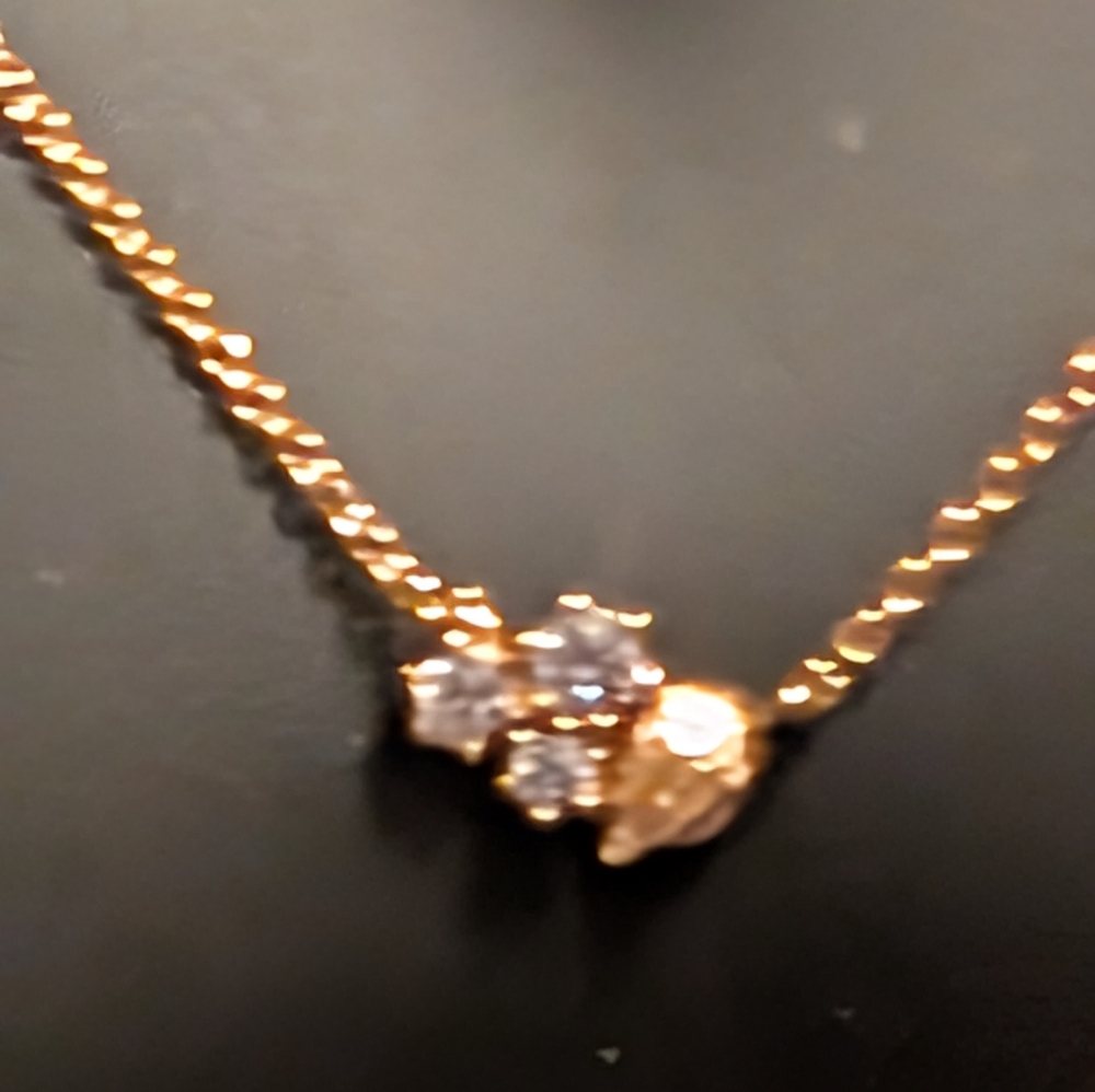 Kurt Geiger Gold Clover and Heart Pendant Necklace - Picture 6 of 7